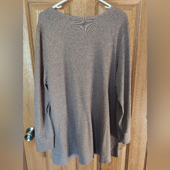 LuLaRoe Elizabeth Tunic - Picture 2 of 4